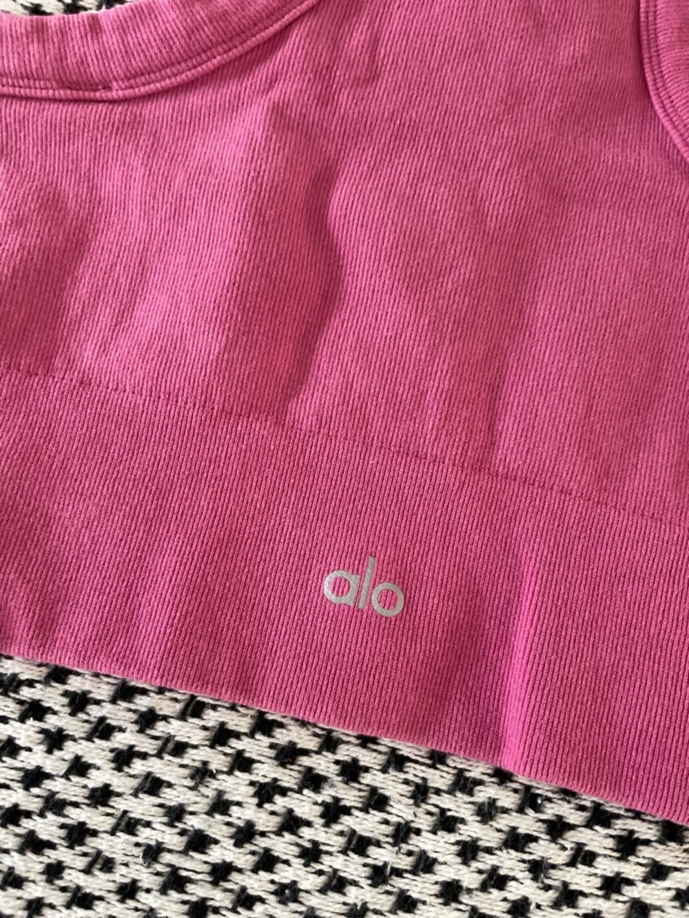 ALO Crop Tank Top Size Small Raspberry Pink - Picture 3 of 6